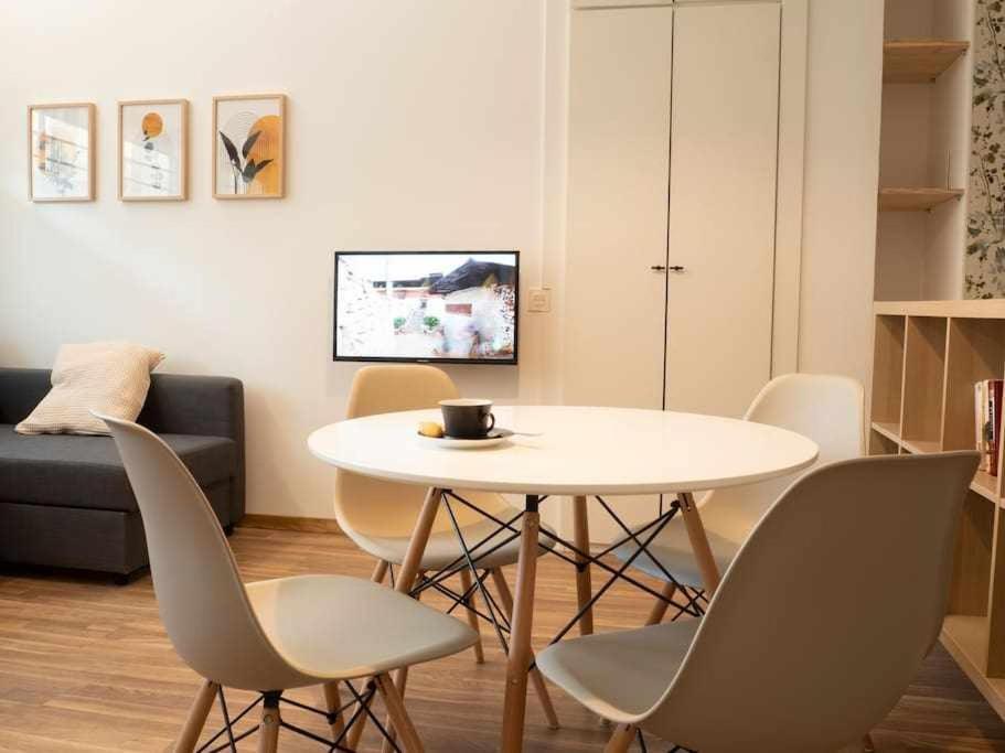 Fantastico Estudio En Pleno Centro De Granada Apartment Exterior photo